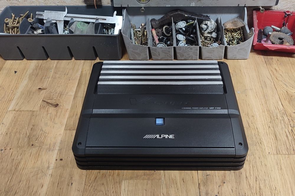 Wzmacniacz Alpine MRP-F250 4/3/2 kanały Procesor Bass engine