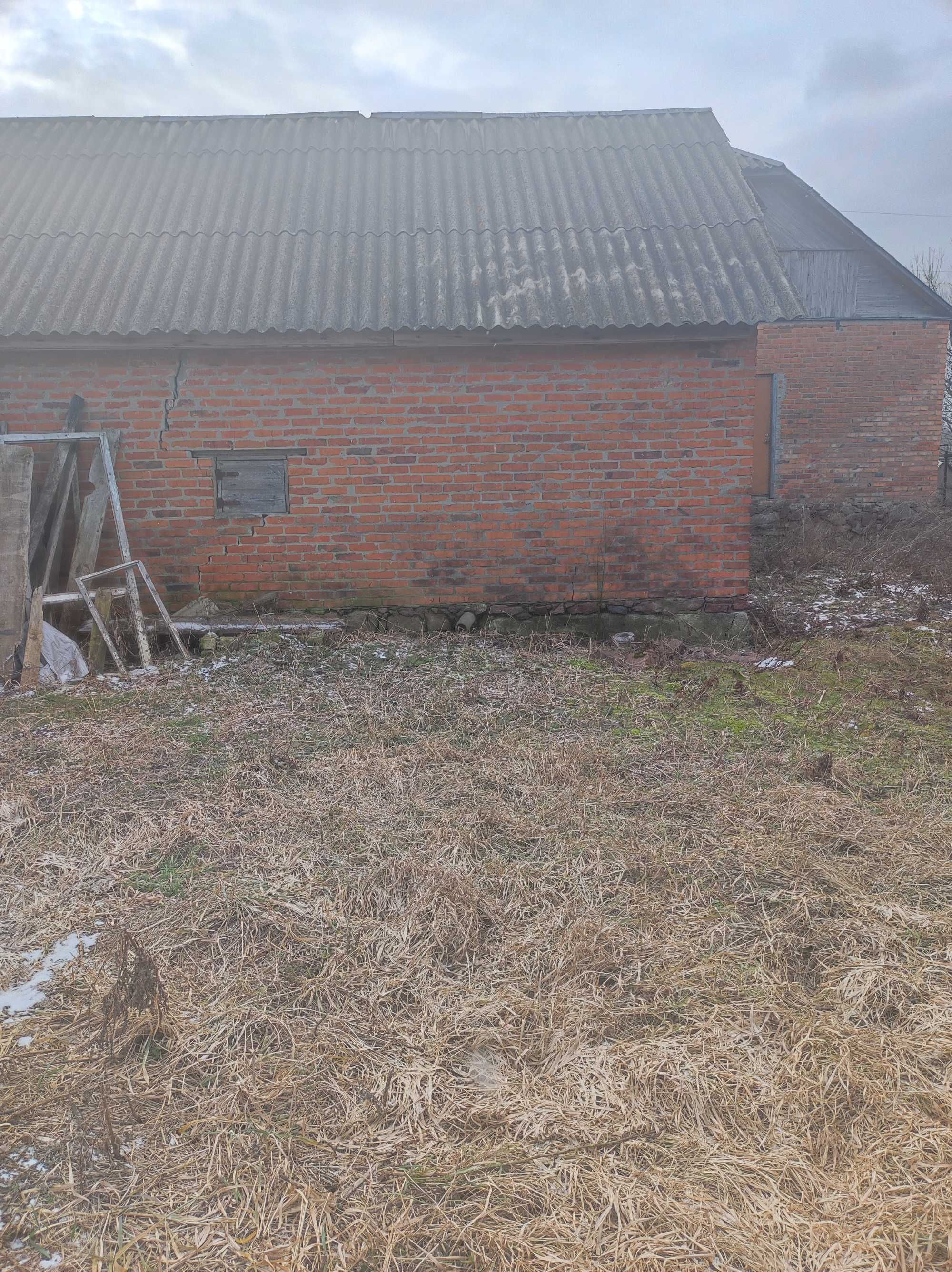 Продам 1/2 будинку Черняхів