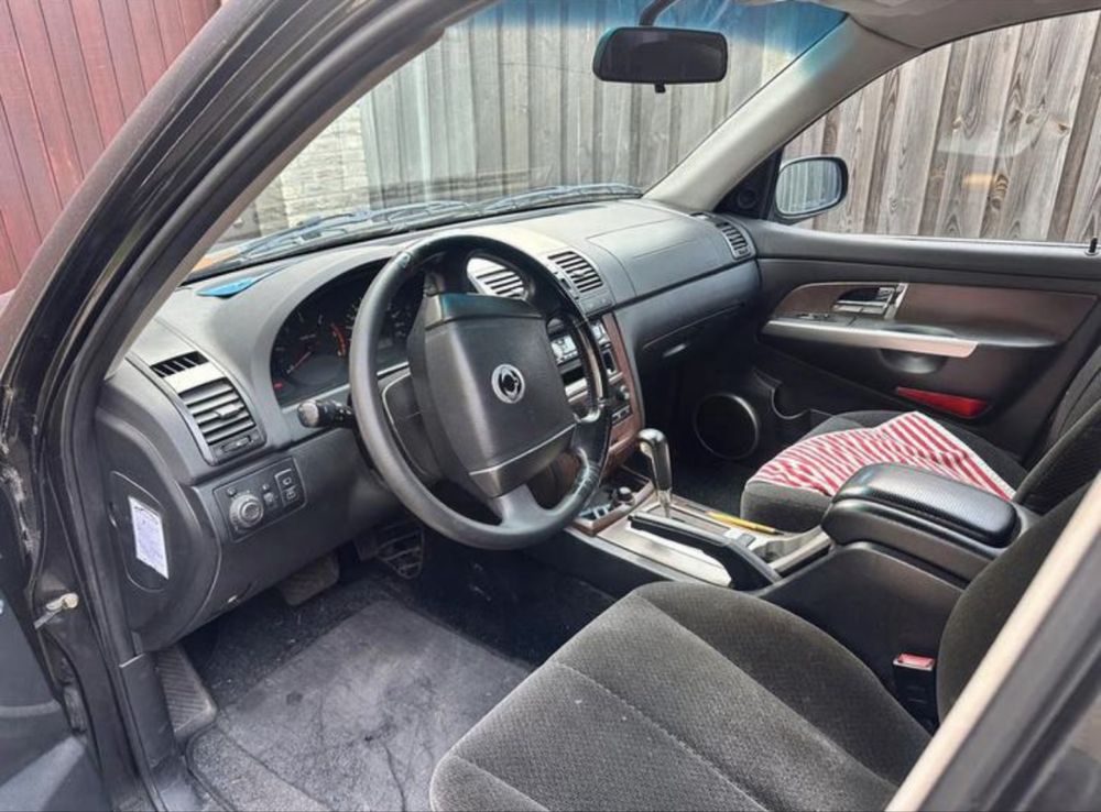 Ssang Yong 4x4 позашляховик джип для ЗСУ