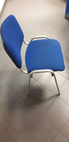 Krzesła biurowe niebieskie