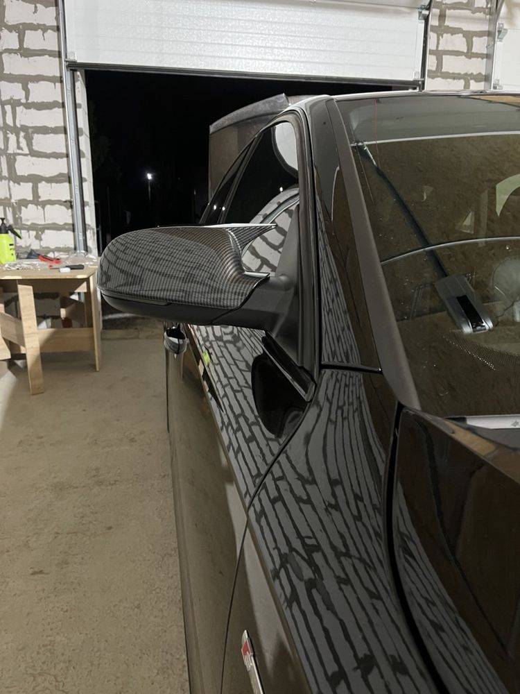 Пластикові накладки на дзеркала карбон  audi A4 B8