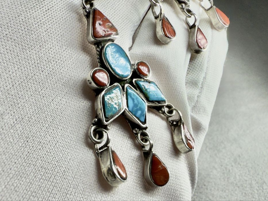 Срібні сережки 925-ї проби з натуральною бірюзою та коралами