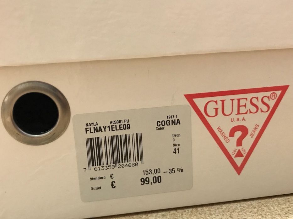 Botins Guess impecáveis