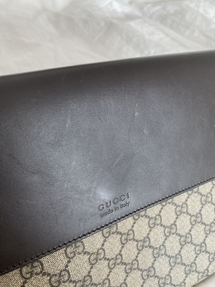 Kopertowka torba na laptopa Gucci