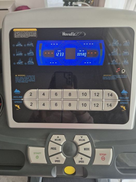 Бігова доріжка HouseFit HT 9166E