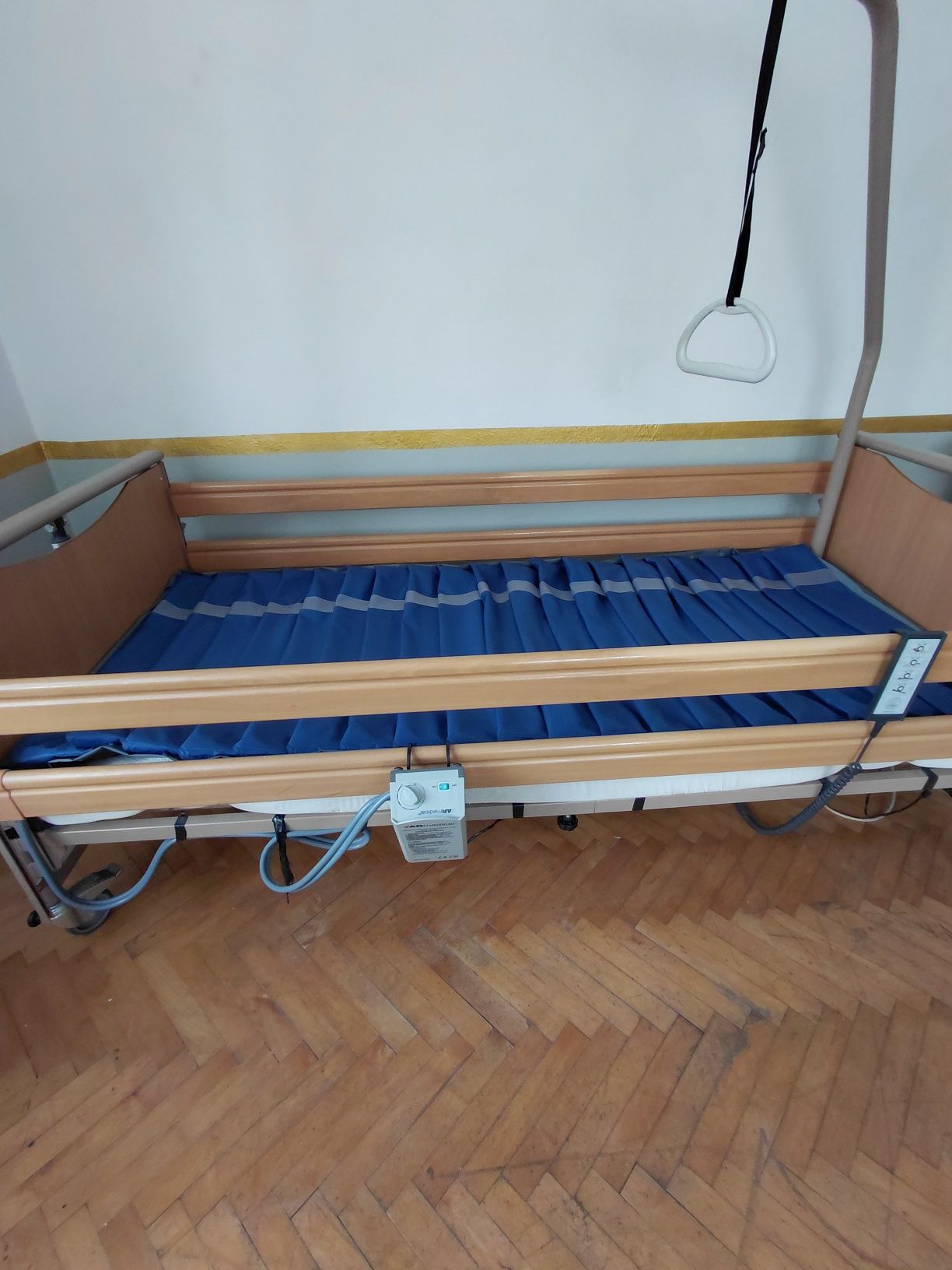 Elektryczne łóżko rehabilitacyjne Luna 2 Vermeiren