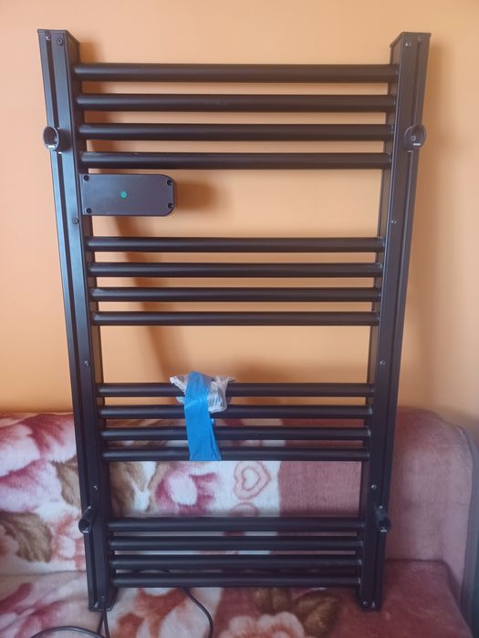 Grzejnik Czarny Łazienkowy 500W z Wyświetlaczem