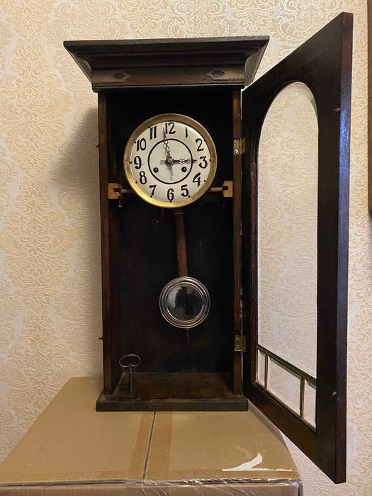 Продам старинные часы Весна