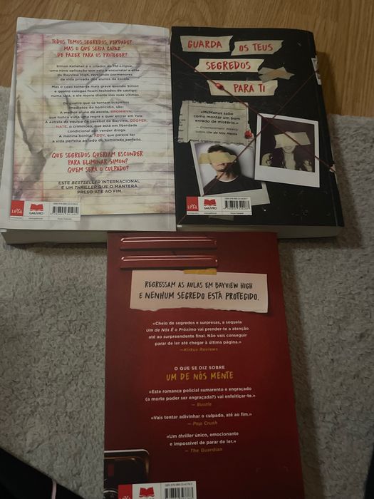 Livros de coleção de um de nós mente