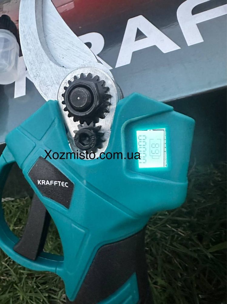 Акумуляторний набір 3в1 Krafftec Німеччина 42Vсекатор+ пила+штанга2.7м