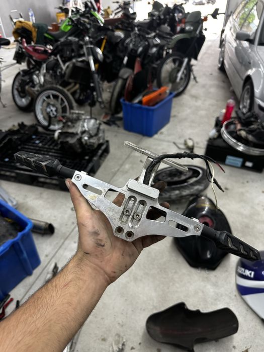 Peças Yamaha YZF R6 modelo carburador ano 2000