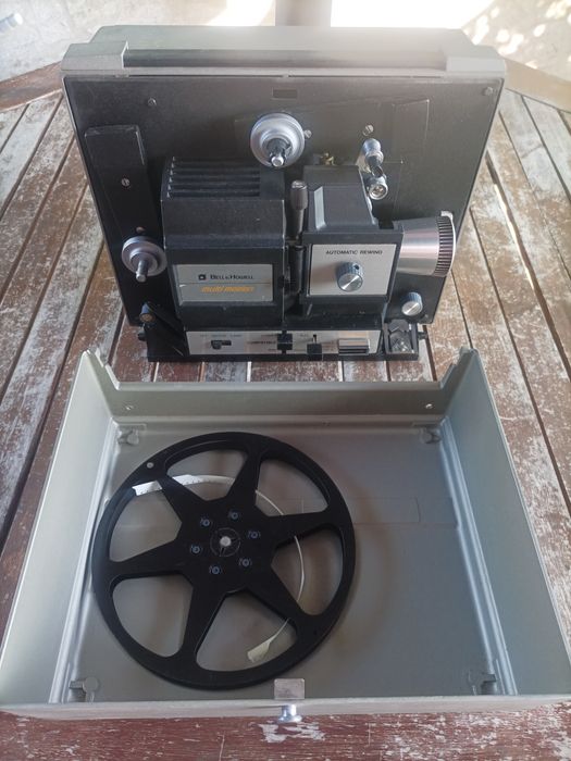 Projetor 8mm / Super 8 Bell & Howell Multi Motion