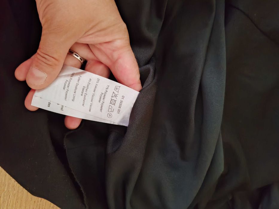 Czarna ołówkowa cieplejsza sukienka Thea rozmiar 52 poliester/wiskoza