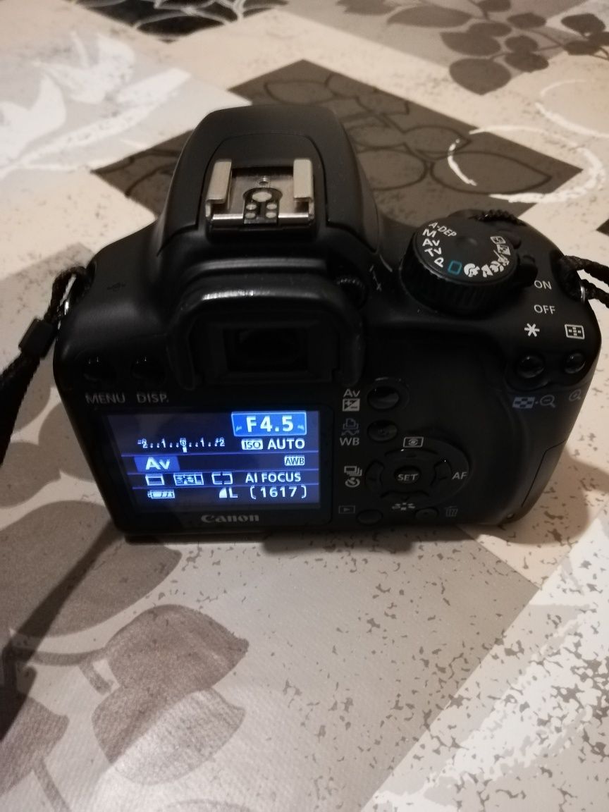 Canon 1000D + Extras