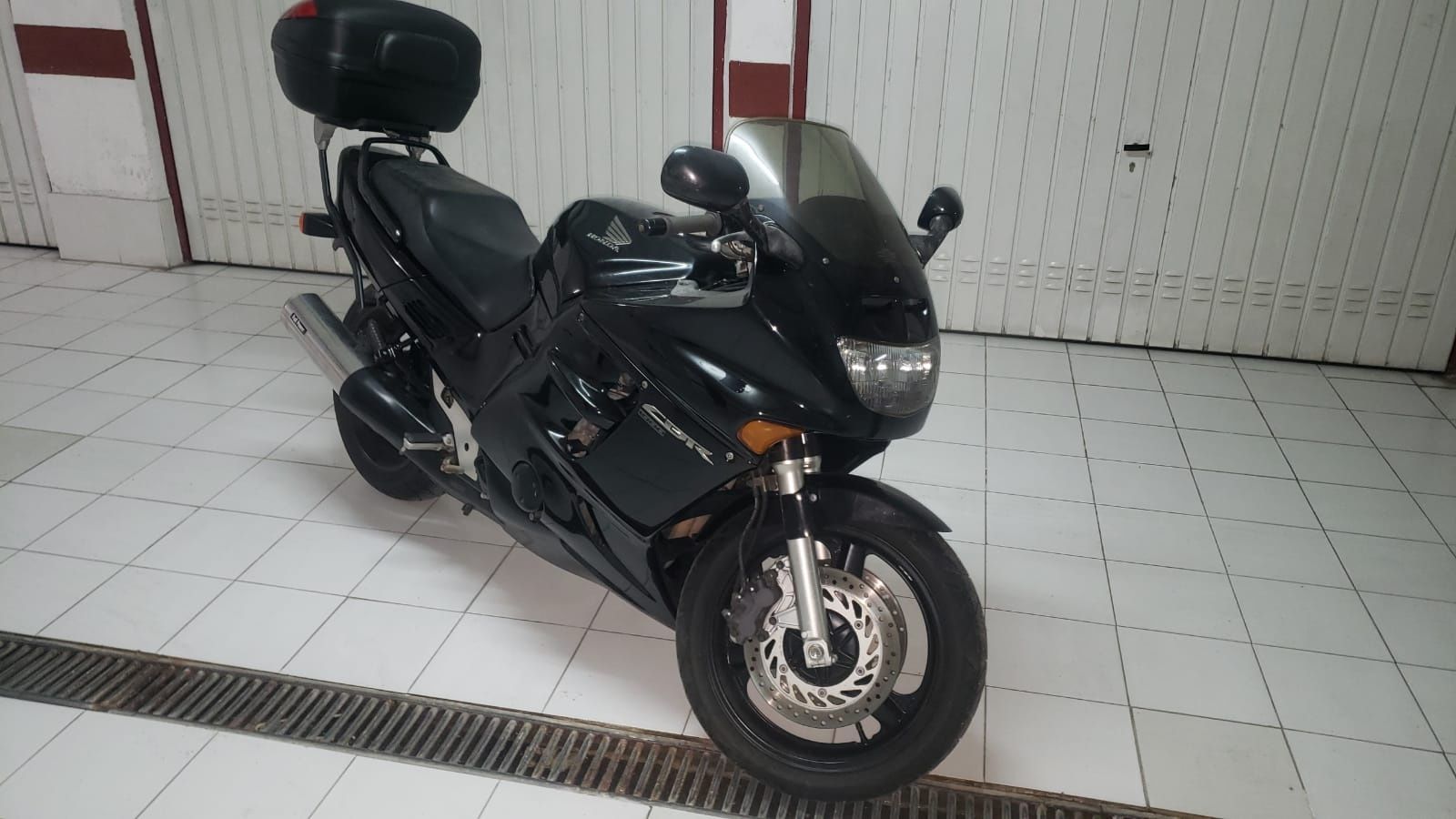 Honda CBR 1000 F