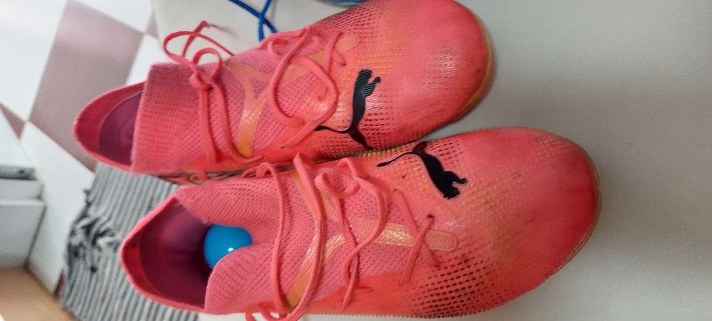 Chuteiras PUMA Originais Tamanhos 35.5 e 35 Usadas 4 vezes