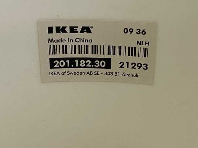 Regadores branco e verde e borrifador