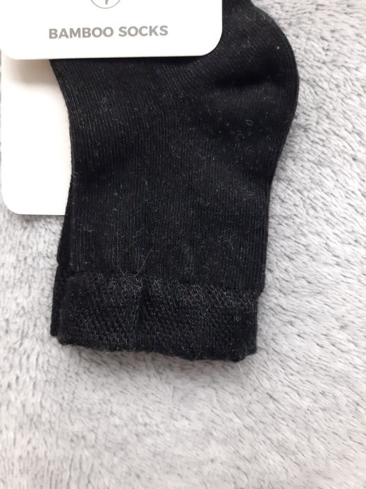 Tuptusie czarne bambusowe skarpetki dla dzieci 20-24 (13-15 cm)
