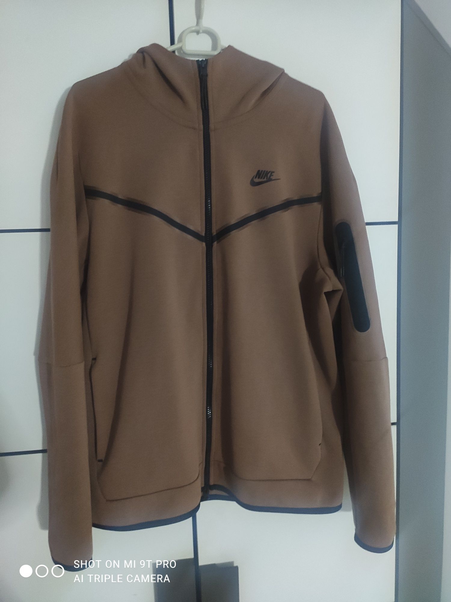 Brązowy komplet dresowy Nike tech fleece r.M