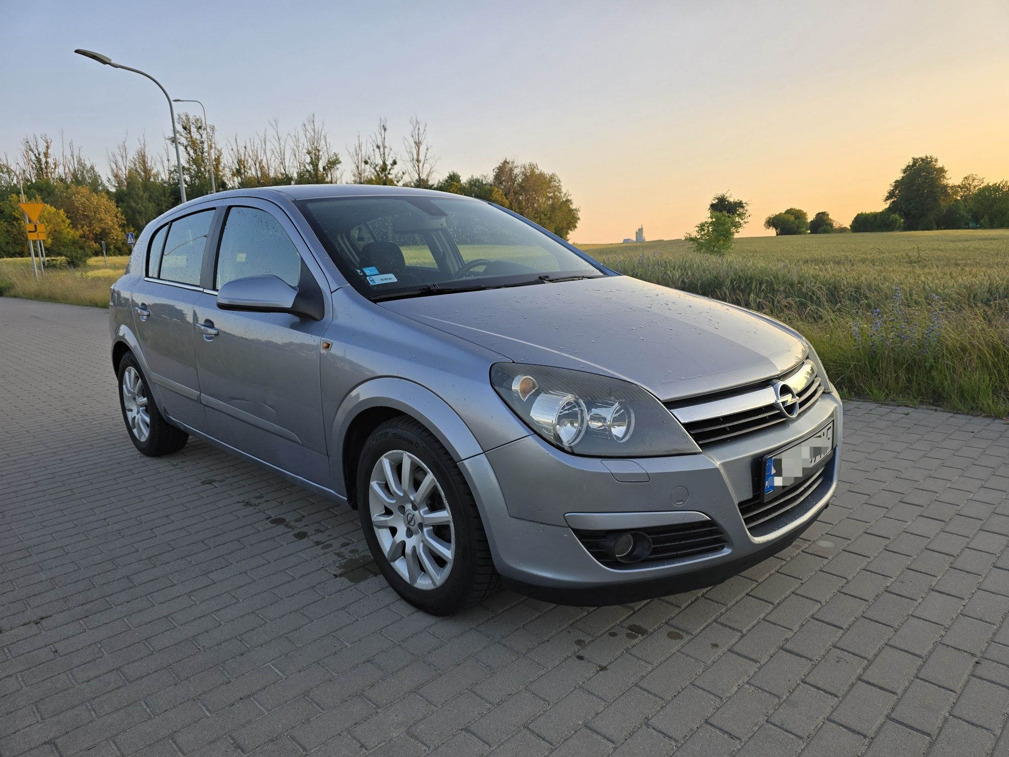 Opel Astra H 1.6 benzyna