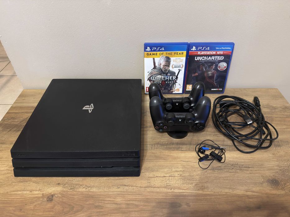 PlayStation PS4 Pro 1TB SSD CUH-7216B + 2 pady + 2 gry | stan BDB!