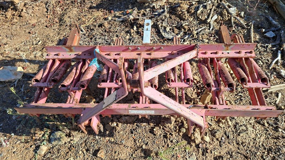 Trator John Deere 1047