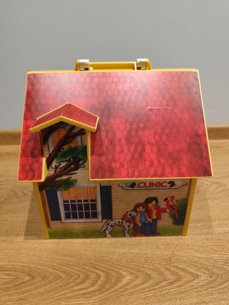 Domek playmobil dla lalek przenośny klinika weterynaryjna weterynarz