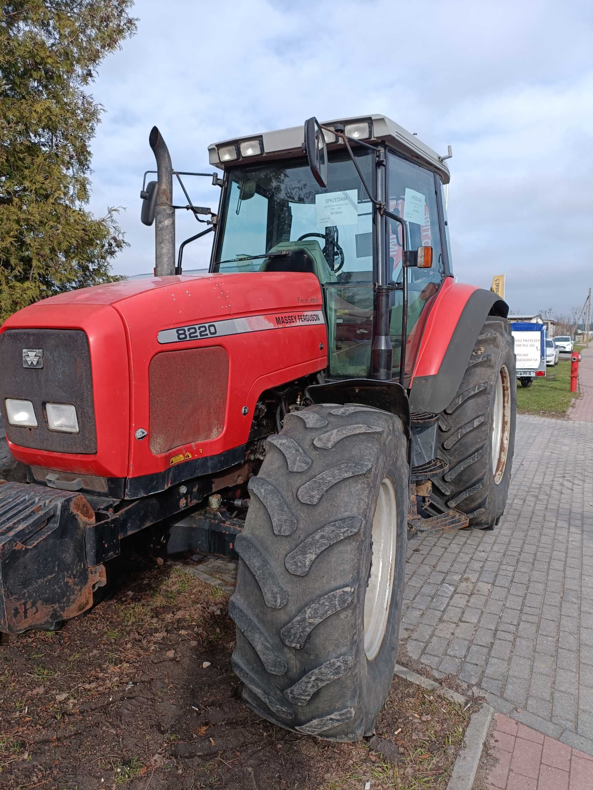 Ciągnik traktor Massey Ferguson 8220rok 2000  zarejestrowany