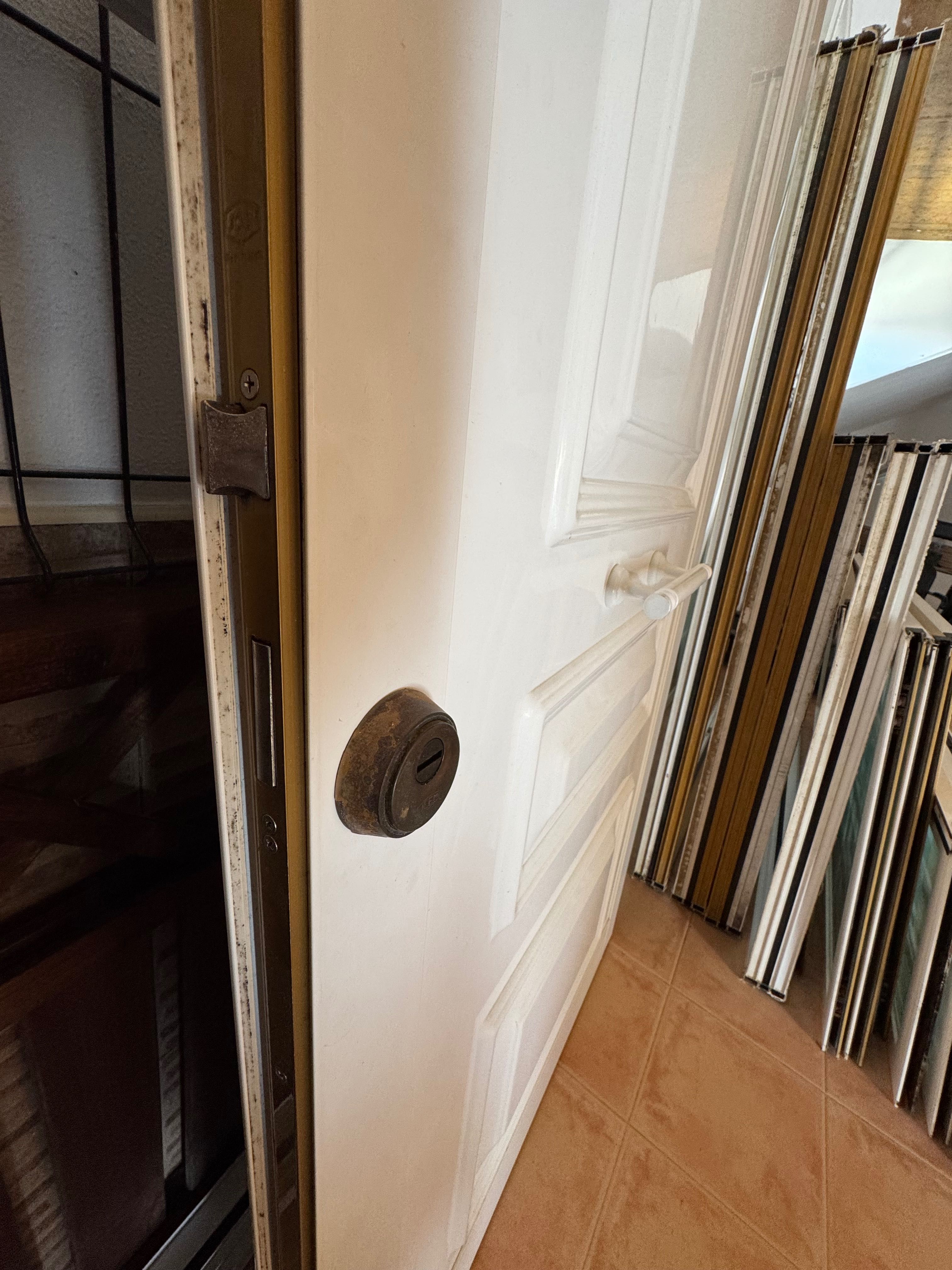 Porta PVC blindada com aplicações