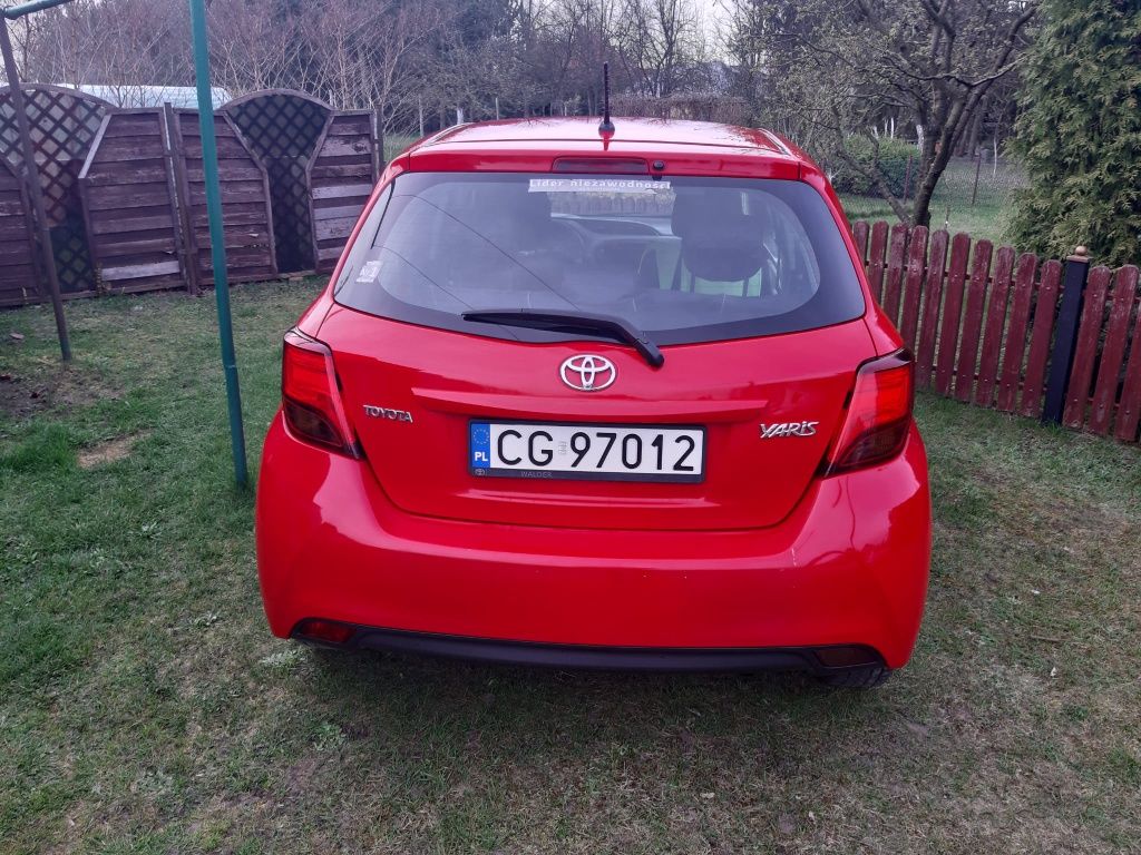 Sprzedam Toyota Yaris 2015