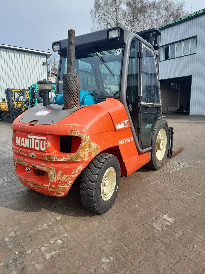 Автонавантажувач, Полуиндустриальный вилочный погрузчик Manitou 3.0 т.