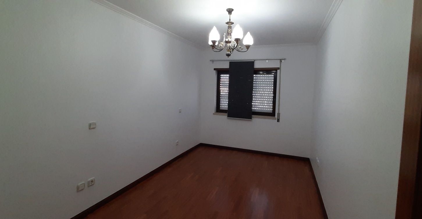 Aluga-se Apartamento T3 na vila Chã, Barreiro