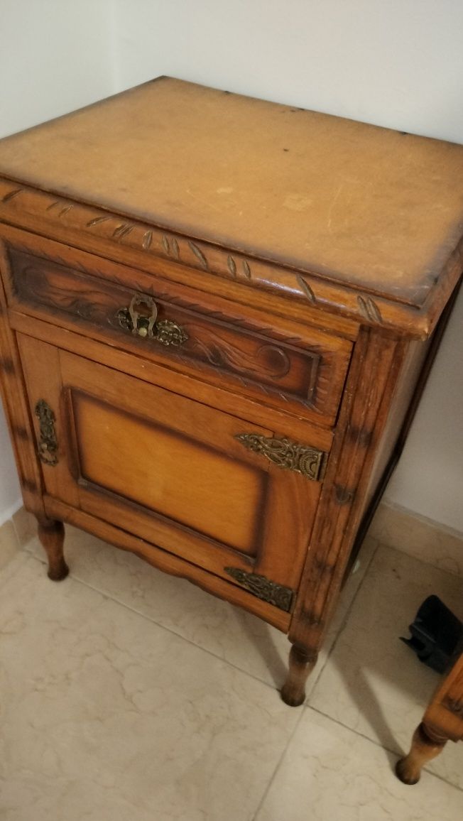 Mesa cabeceira madeira