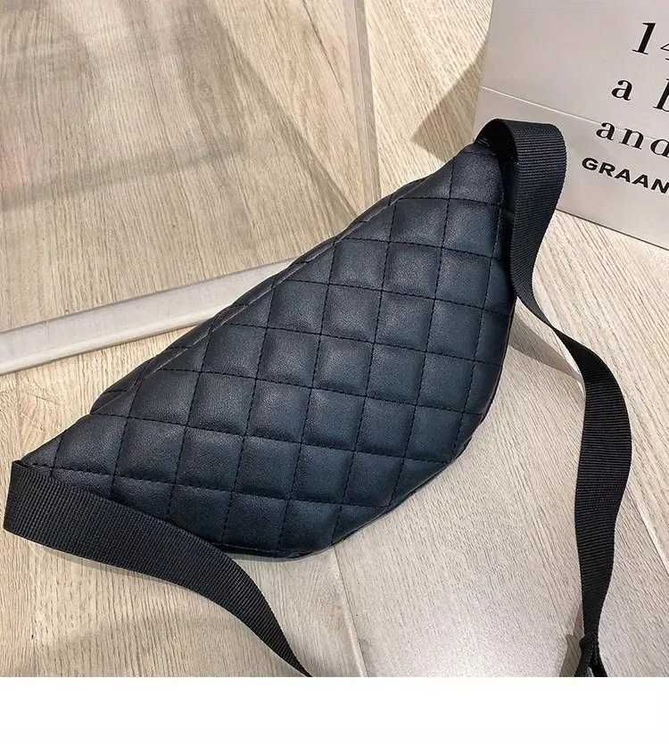 Bolsa de cintura preta xadrez acolchoada