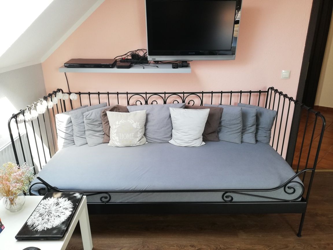 Łóżko metalowe MELDAL IKEA z materacem i dodatkami