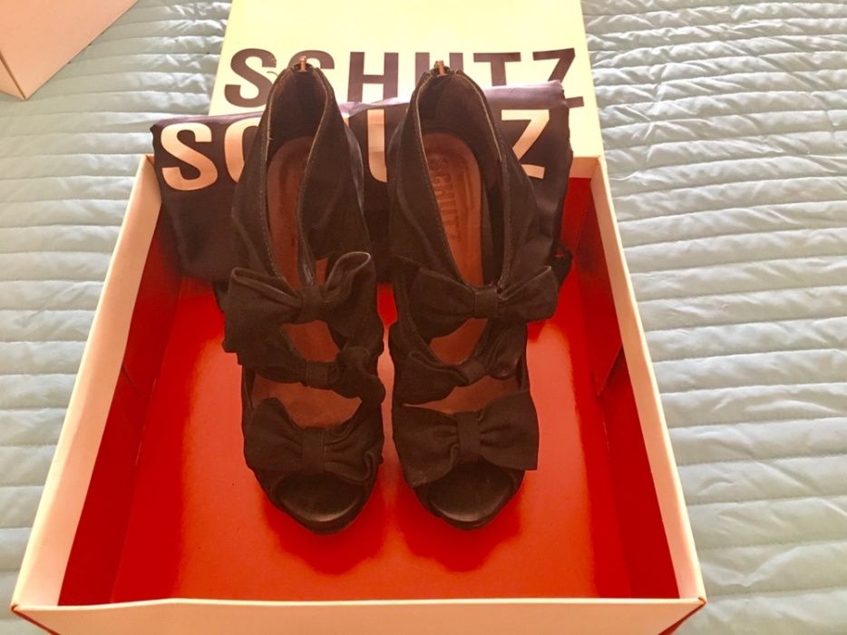 Sapatos Schütz pretos