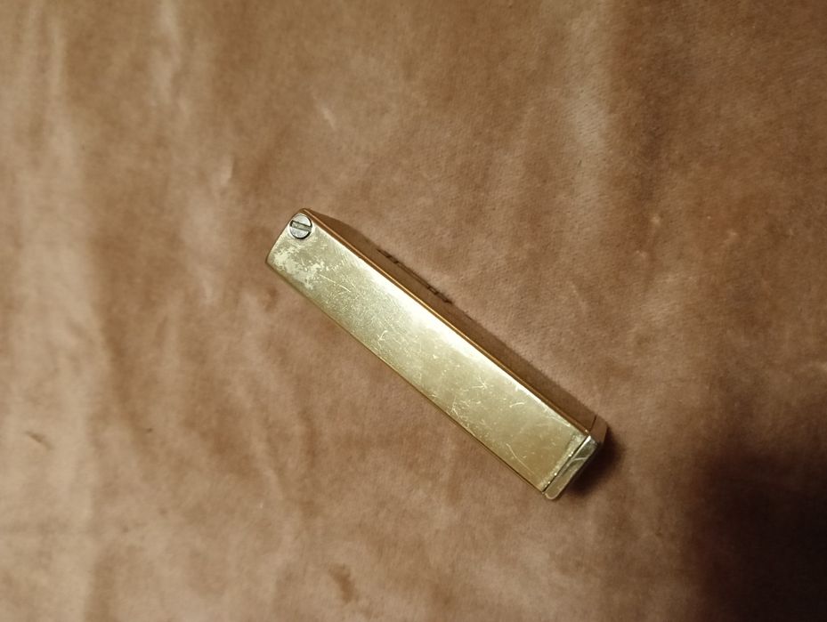 Зажигалка газовая винтажная.