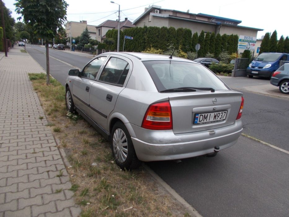 astra 5 drzwi na czesci 2,0 diesel na czesci kolor z 147