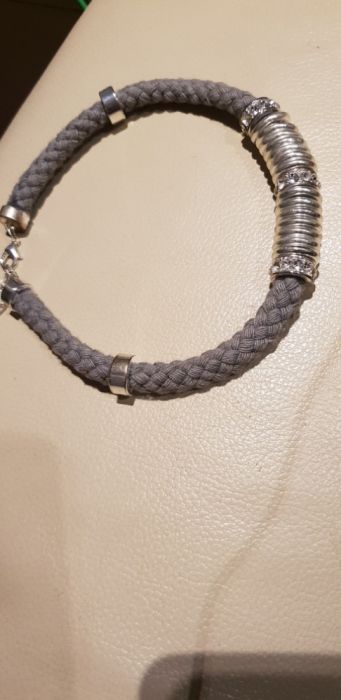 Naszyjnik że sznurka