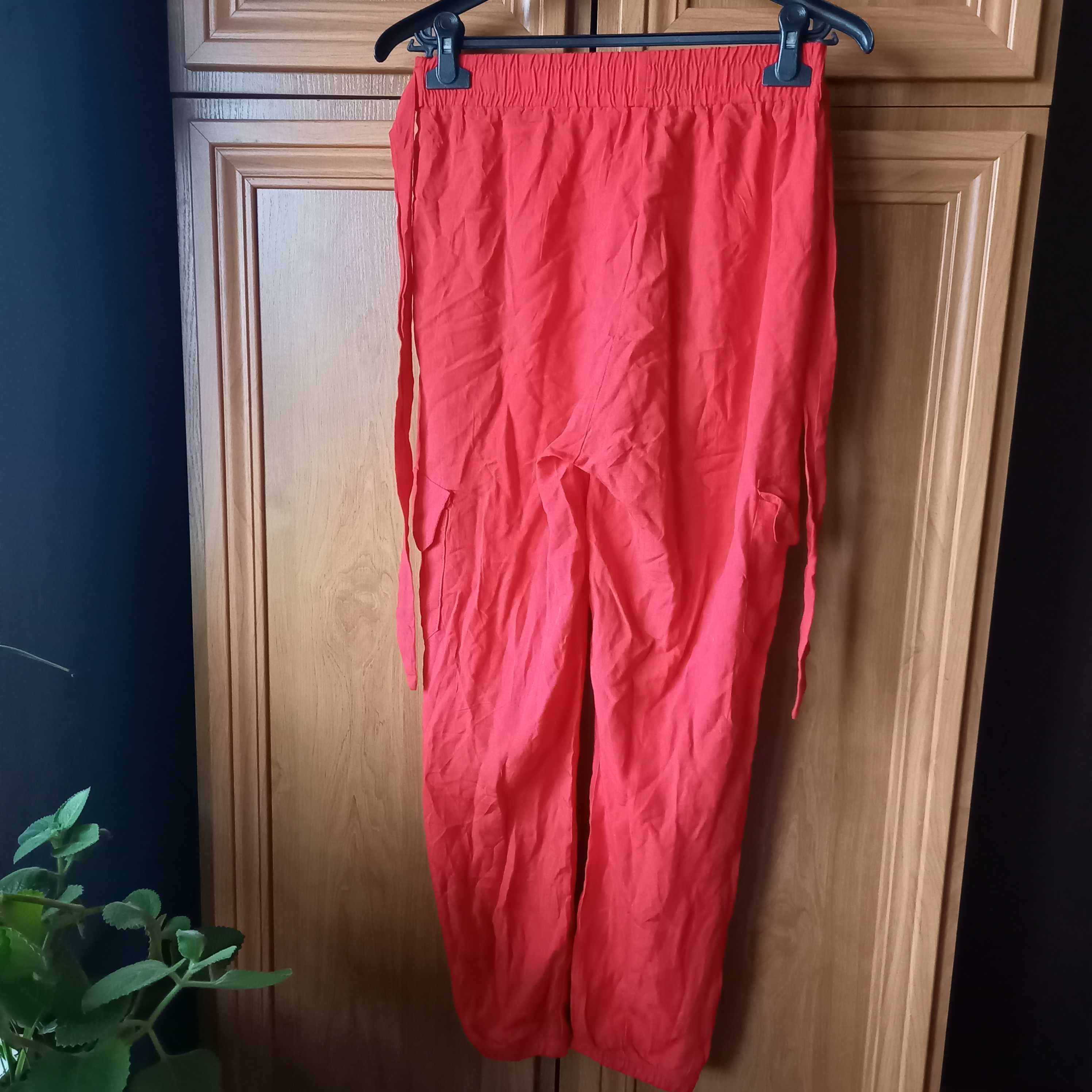 czerwone spodnie z kieszeniami S 36 joggery