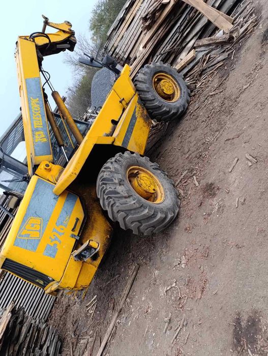 Продам телескопічний навантажувач