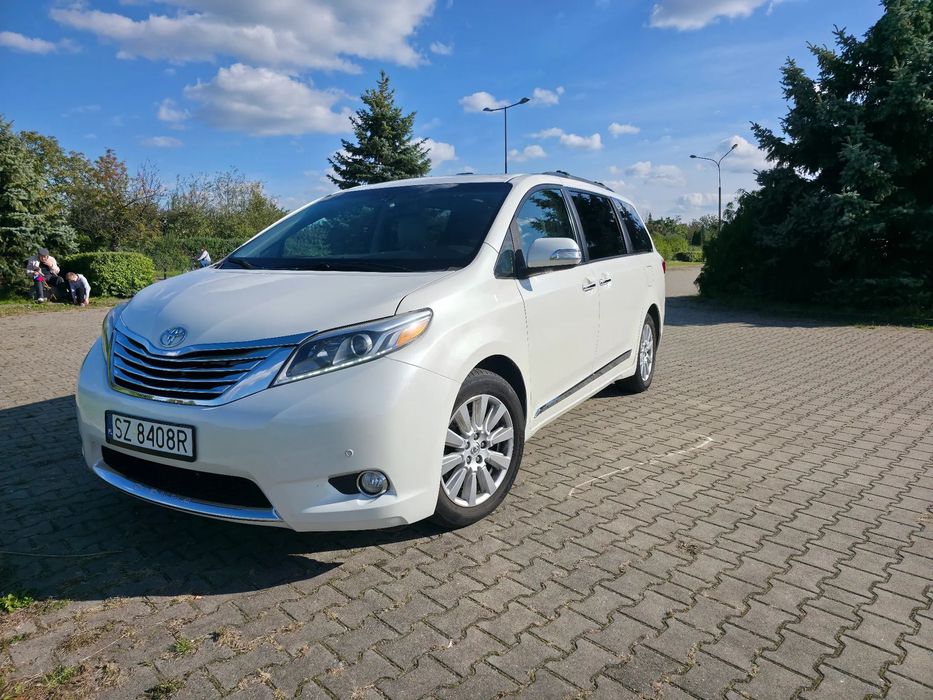 Toyota Sienna 300 KM 8 Biegów LIft Faktura VAT Limited niski przebieg