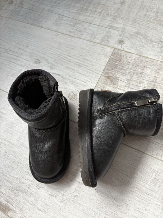 Уггі з натуральної шкіри 23р