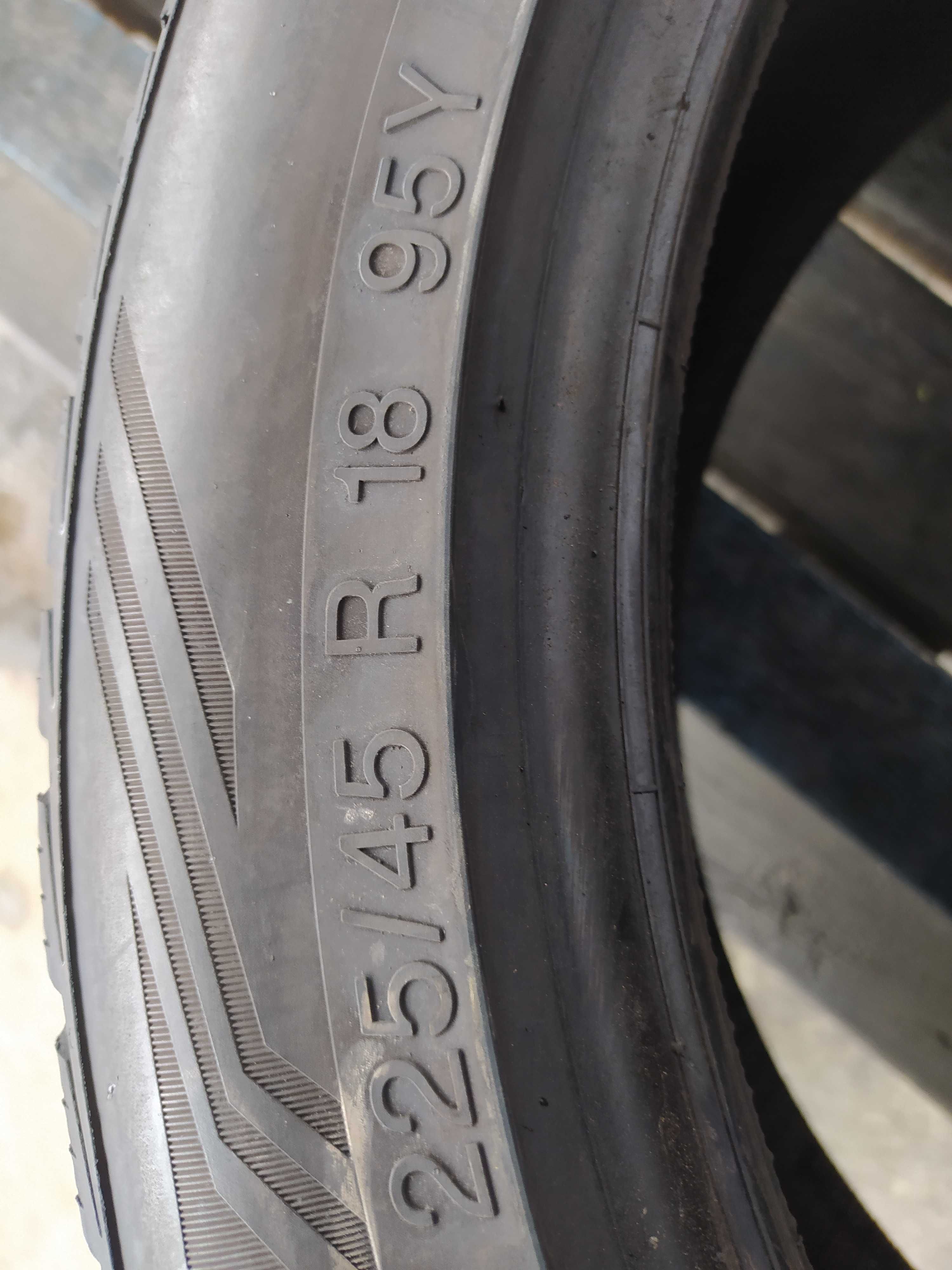 Всесезонні шини 225/45R18 Vredestein Quatrac Pro