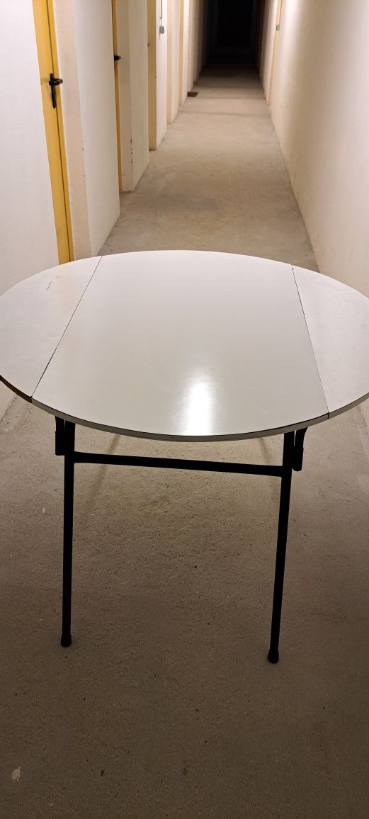 Mesa cozinha com abas