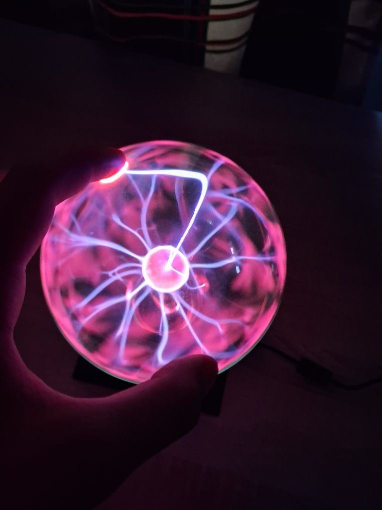 Magiczna plazmowa szklana kula