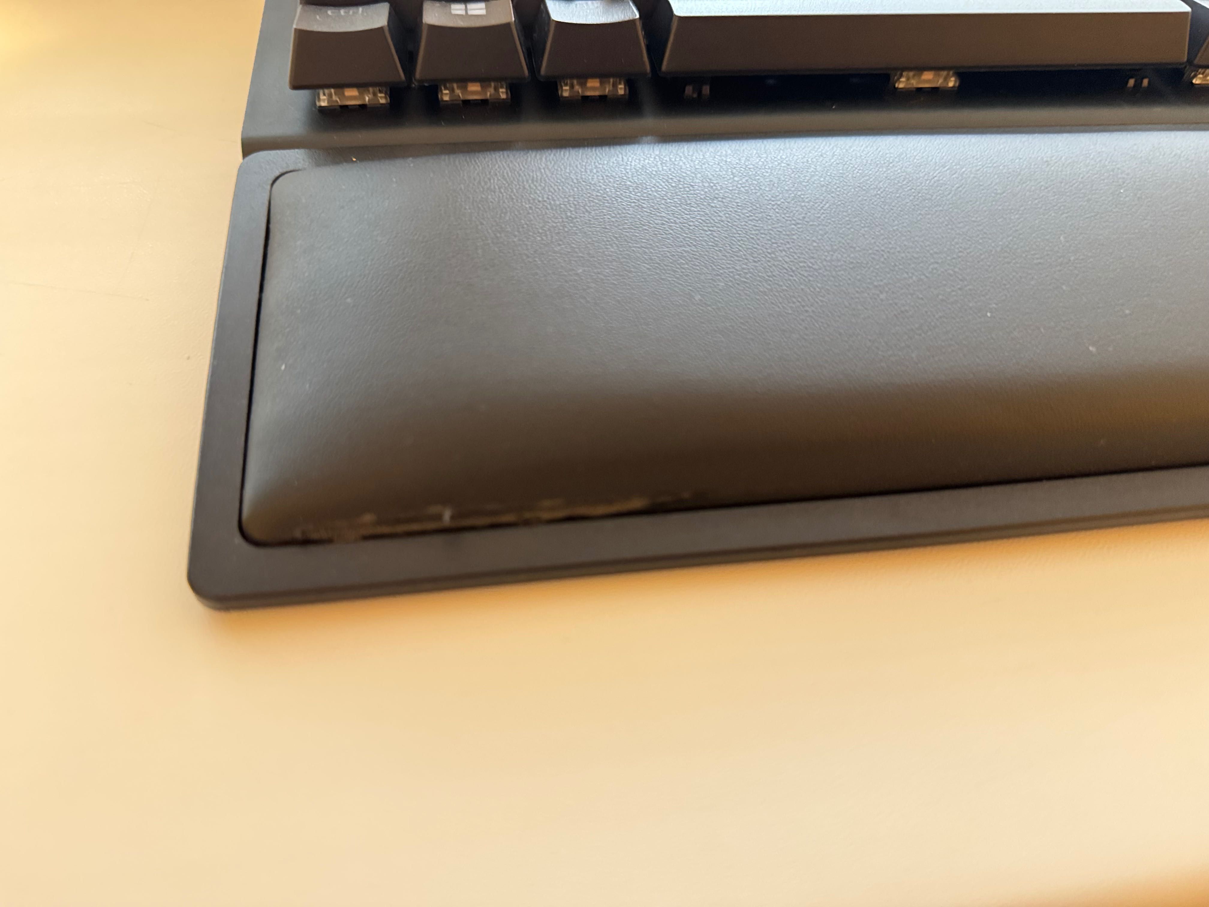 Клавіатура Razer BlackWidow V3 PRO (RZ03-03530800-R3R1)