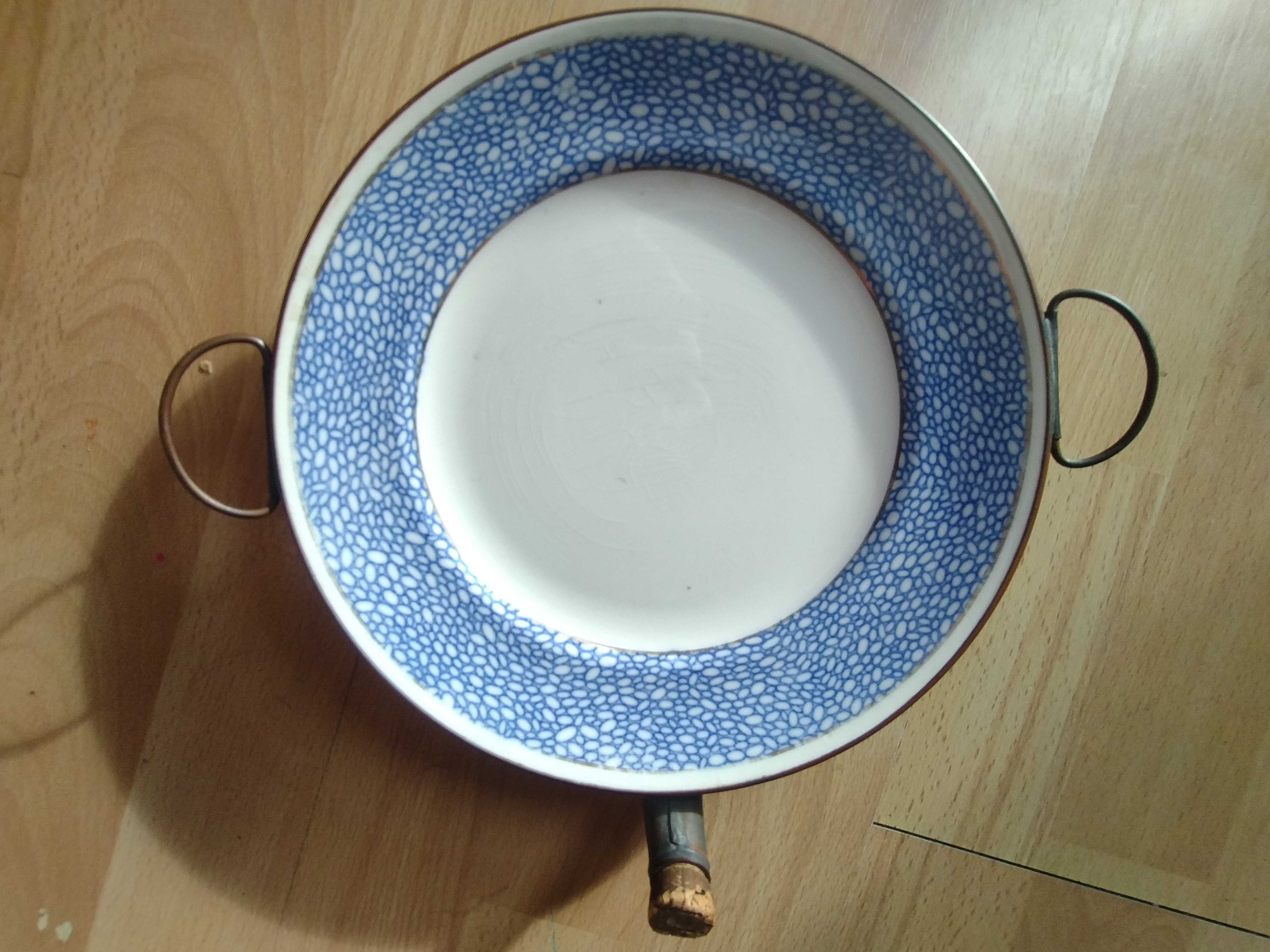 Miedziany rondel, patelnia talerz podgrzewacz potraw. Talerz porcelana