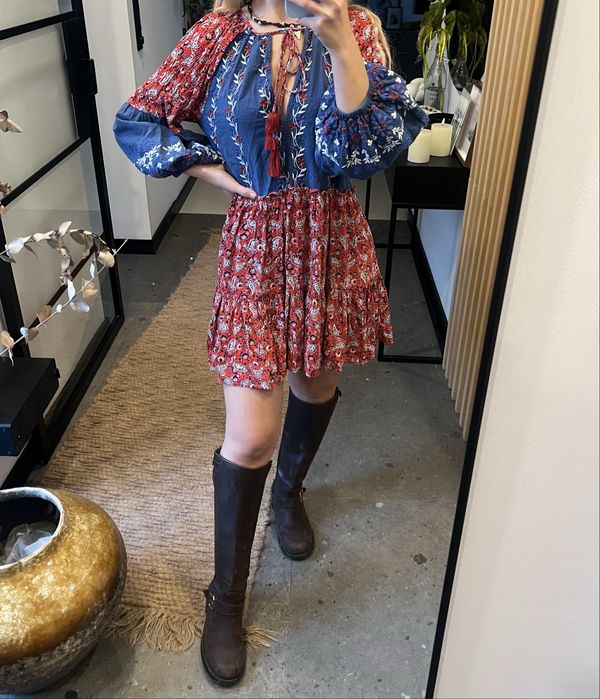 Krótka kolorowa sukienka we wzory; boho; kwiaty; hippie