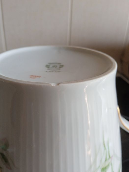 Продам чайник,винтажный немецкий фарфор.